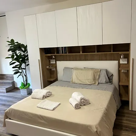 Caprotti 6 Apartman