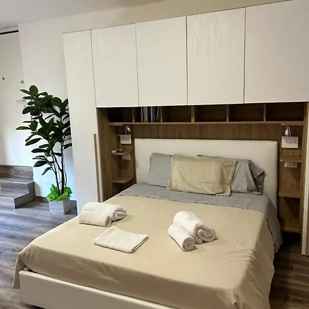 Caprotti 6 Apartman *