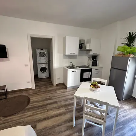 Apartman Caprotti 6 *